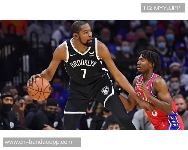 杜兰特强调团队协作的重要性六人得分上双展现球队整体实力