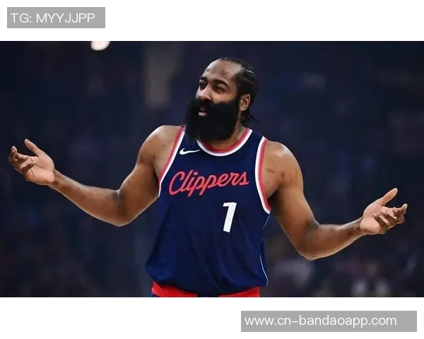 快船分享哈登与中国留学生约翰郝亲密合影表达感激之情