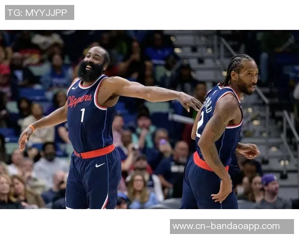 快船与独行侠半场激战哈登领衔快船领先克莱与马绍尔表现不俗